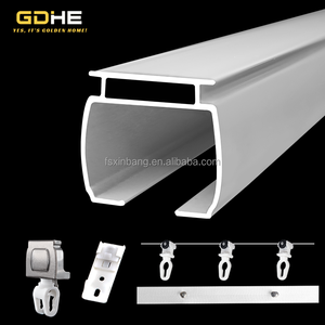 Rail de rideau à plis en S en aluminium pour vente en gros, rail de rideau à plis ondulés, rail de rideau à montage au plafond avec accessoires de glissière et de ruban - Product Image 2