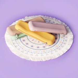 Nouveauté : Trousse de maquillage de voyage grande capacité, résistante à l'eau, en silicone écologique, avec logo personnalisé et fermeture éclair - Product Image 6