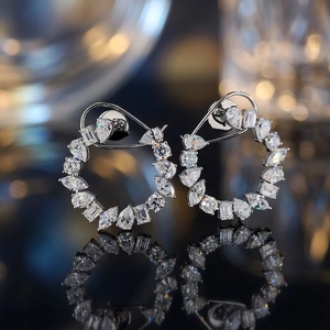 ต่างหูเพชรทรงแฟนซีแบบผสมผสาน - ทอง 9k, 14k, 18k - Product Image 1
