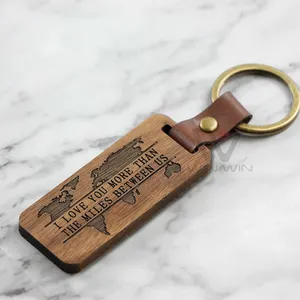 سلسلة مفاتيح من الجلد والخشب والجوز ، سلسلة مفاتيح خشبية مصنوعة خصيصًا مع سلسلة مفاتيح خشبية فاخرة من الجلد لترويج الهدايا