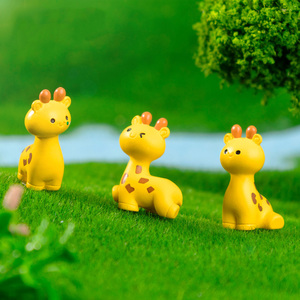 Mini figurines de girafe en résine, miniatures de girafe, ornements en résine pour micro-paysages DIY, accessoires pour maison de poupée féerique - Product Image 3