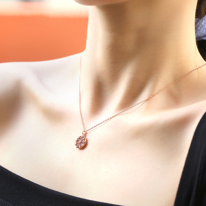 Collar de Mujer ALICE S925 de Plata de Ley con Circonita de Alta Joyería y Diseño de Flor Dorada - Product Image 5