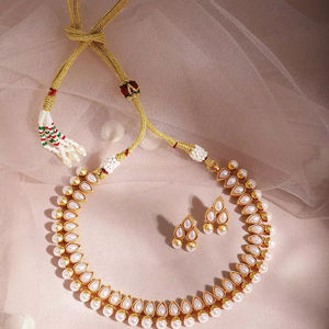 Conjunto de collar de Gargantilla hecho a mano contemporáneo con cuentas de perlas blancas chapadas en oro Ropa de fiesta para compromiso de boda y Aniversario - Product Image 1
