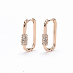 Boucles d'oreilles clous géométriques en forme de U avec micro-incrustations de zircon, or, argent, or rose, pour un usage quotidien - Product Image 3