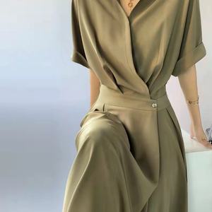 Nouvelle Robe Chic Française Haut de Gamme pour Femme à Manches Longues avec Motif et Logo sur le Devant, Boutonnée, Longueur Maxi, Taille Empire, Couleur Unie - Product Image 3