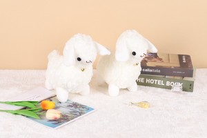 Peluche Personalizzato a Forma di Agnello, Morbido Pupazzo Animale Imbottito, Simpatico Agnello con Campanello, Giocattolo per Bambini, Regalo e Decorazione per la Casa - Product Image 2