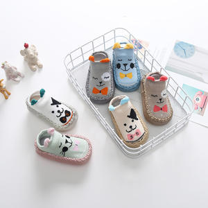 Vente en gros de chaussettes décontractées pour enfants Chaussettes de sol antidérapantes pour garçon avec motif de dessin animé pour la saison d'automne - Product Image 6