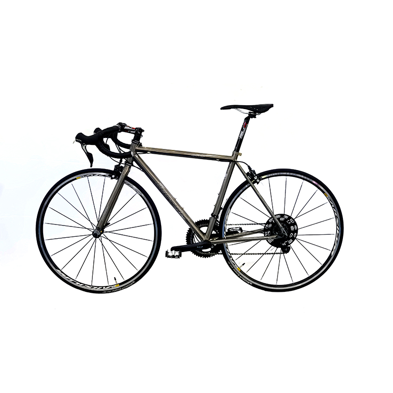 超軽量チタン合金フレームバイク700Cタイヤ18ギアサイクルメンズ 