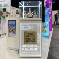 Stand d'exposition modulaire 20x20 avec éclairage arrière et enseigne suspendue pour CHAMPS Las Vegas 2027, affichages SEG rétroéclairés