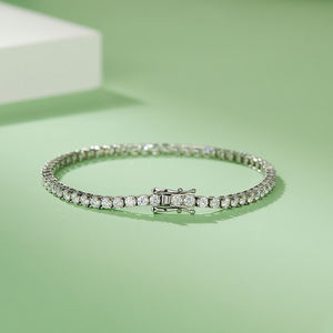 Pulsera de tenis con corte redondo J&C, fabricada en plata S925, engastada a mano con diamantes cultivados en laboratorio - 0.5 ct por piedra, color D, claridad VVS - Product Image 3