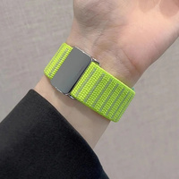 Tali Jam Tangan Sport Bahan Nilon Kepang dengan Gesper Magnetik yang Dapat Disesuaikan dan Strip Reflektif untuk Apple Watch Band