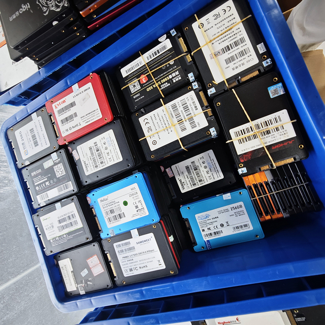 Fujitsu SSD Buyer's Guide for Servers & Workstations
