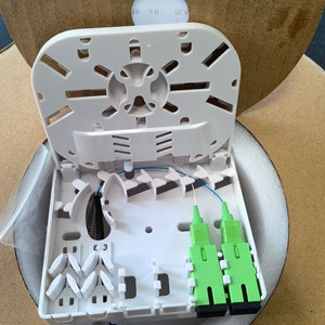 Chine OEM 4 cœurs Precable Kit <span class=keywords><strong>Fibre</strong></span> Optique FTTH <span class=keywords><strong>PTO</strong></span> Box avec 30 mètres Drop Cable <span class=keywords><strong>pto</strong></span> <span class=keywords><strong>fibre</strong></span> précable - Product Image 4