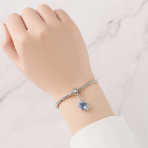 Colgante de cobre blanco con forma de castillo y copo de nieve azul, accesorio de pulsera DIY de alta gama y exclusivo para mujer - Product Image 6