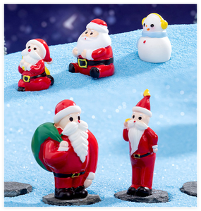 Décorations de Noël religieuses en résine, rennes, cheminée, pingouin, lapin, maison, bonhomme de neige, décorations de vacances, miniatures de jardin, jouets du Guangdong - Product Image 5