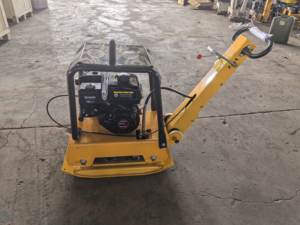 220 moteur à essence de construction de routes robuste 13HP 450x810mm compacteur à plaques compactes sol en pierre vibrant à la main - Product Image 3