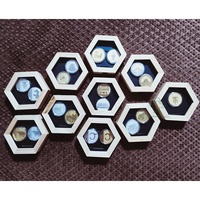 Soporte de exhibición de medallas de madera, caja de almacenamiento de decoración de pared, hexagonal, panal