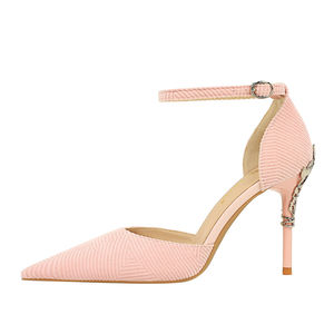 Banquete de moda coreana, decoración de metal con tacones altos y boca baja, sandalias de mujer huecas de terciopelo ligero puntiagudo - Product Image 6