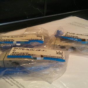 电磁阀 Syj712-5lou-01wbrf-<span class=keywords><strong>f</strong></span>-q 置袋库存 - Product Image 1