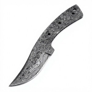 Couteau de cuisine, de chasse et de camping en acier de Damas, à lame droite à pointe clip, entièrement forgé à la main par un forgeron médiéval - Product Image 1