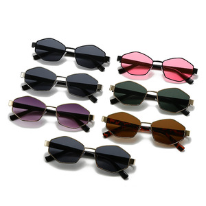 Lunettes de soleil en gros avec logo personnalisé, monture classique rétro, dernières nouveautés, best-seller pour l'extérieur - Product Image 1