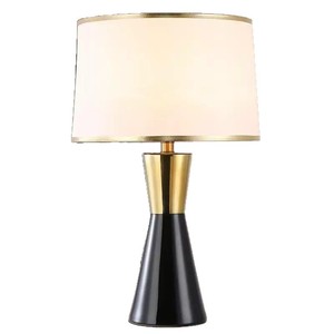 Lámpara de Mesa Moderna Minimalista Negra y Dorada, E27 LED 220V, con Interruptor, Decorativa para Dormitorio o Sala de Estar - Product Image 5
