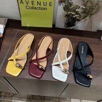 Sandales compensées coréennes tendance et respirantes à bout carré avec boucle métallique, nouvelle collection été, chaussures polyvalentes pour femmes