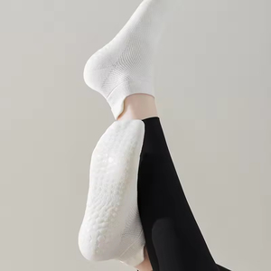 High Quality Custom Logo Women's Yoga Pilates Grip <b>Socks</b> Non Slip Anti Slip Gym Yoga <b>Socks</b> Wholesale - Product Image 4