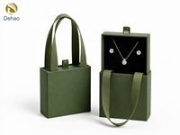 Boîte à bijoux portable haut de gamme avec insert en mousse personnalisé et revêtement UV pour l'emballage de colliers, bagues, boucles d'oreilles et bracelets