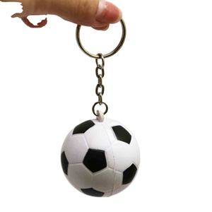 Porte-clés de football en PU, jouets anti-stress à presser, balles anti-stress - Product Image 1