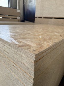 Tablero Estructural <span class=keywords><strong>OSB</strong></span>, Tablero <span class=keywords><strong>de</strong></span> Fibras Orientadas <span class=keywords><strong>de</strong></span> 9 mm, 12 mm, 15 mm, 18 mm, Panel <span class=keywords><strong>de</strong></span> Construcción <span class=keywords><strong>de</strong></span> 4x8 Pies, Tamaño Personalizado para Muebles y Construcción - Product Image 5