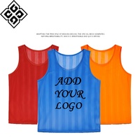Gilets d'entraînement de football en maille 100% polyester numérotés en gros pour adultes et enfants