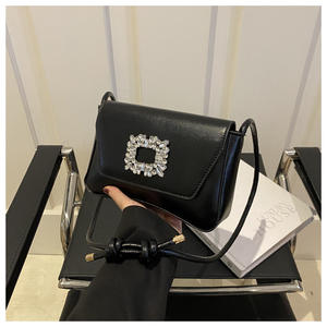 Novità 2025: Borsa Quadrata Casual Elegante da Donna con Delicata Fibbia Quadrata in Strass - Product Image 3