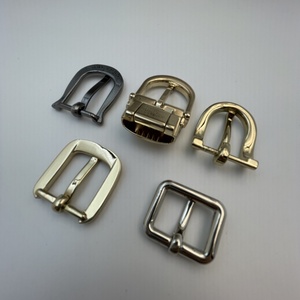 Cintura Nera Opaca da Uomo per Fibbia Personalizzata con Design a Onda a Singolo Ardiglione, Misura 20mm, Realizzata in Resina, Rame, Ferro, Acciaio - Product Image 3
