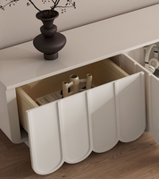 Ensemble meuble TV et table basse en bois massif, style crème français, intégré au sol, mobilier de salon moderne et minimaliste