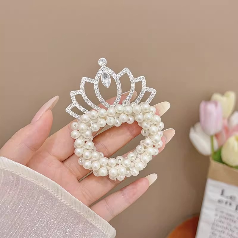 18 # Lotus pendant pearls