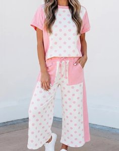 Set Due Pezzi Personalizzato da <span class=keywords><strong>Donna</strong></span>: T-Shirt Larga con Collo Tondo a Pois e Blocchi di Colore, Pantaloni a Gamba Larga con Tasche e Cordoncino - Produzione su Misura - Product Image 1