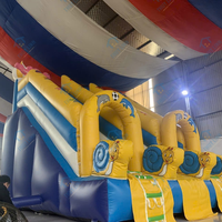 Toboggan aquatique gonflable jaune Thuy Linh, structure de jeu, application de jeu Vietnamienne, en PVC, installation facile, pour parcs d'attractions et événements