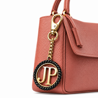 Pendentif de sac en métal personnalisé avec monogramme en or, fermoir mousqueton et chaîne, porte-clés personnalisé