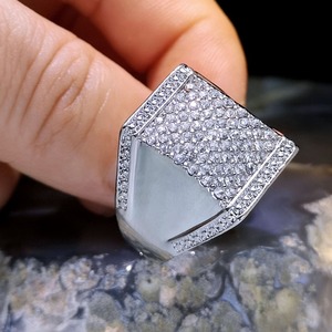 Anello da Uomo con Taglio Quadrato Stile Vintage, Design Geometrico, Accessorio per Uso Quotidiano - Product Image 6