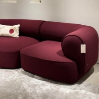 Canapé d'angle modulaire en tissu en forme de L, trois places, rouge bordeaux, style médiéval, directement de l'usine, écologique, durable, pour salon et hôtel