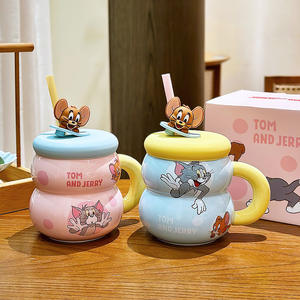 Taza de Cerámica Tom y Jerry con Tapa, Diseño de Dibujos Animados Amarillo y Azul, para Oficina, Hogar, Regalo Personal, Taza Individual - Product Image 4