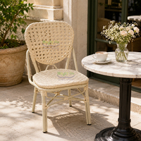 Chaise en rotin HappyLife à dossier ajouré, couleur claire, pour salle à manger et jardin, idéale pour l'extérieur