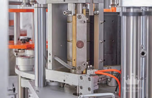 New Crown Automatic High Speed <strong>Opp</strong> Hot Melt Adhesive <strong>Labeling</strong> <strong>Machine</strong> for Packing Products