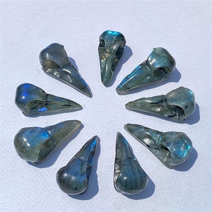 En gros 38mm Labradorite Crânes D'animaux Sculpture Cristal Artisanat <span class=keywords><strong>Bleu</strong></span> Flash Labradorite Crânes <span class=keywords><strong>De</strong></span> Corbeau pour La Décoration - Product Image 2