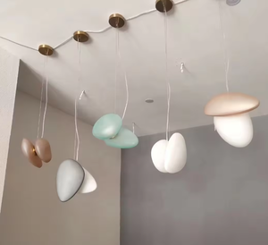 Zeal Lighting Creative Pebble Suspension Lustre en verre soufflé minimaliste pour chambre ou restaurant avec hauteur réglable - Product Image 3