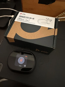 Meilleure qualité Poly Voyager Free 60 + Écouteurs noirs UC + Étui de charge à écran tactile - Product Image 4