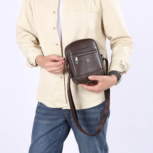 Nouveau sac messager bandoulière de style vintage pour hommes, en PU de qualité, mini sac carré décontracté avec logo décoratif pour usage quotidien - Product Image 6