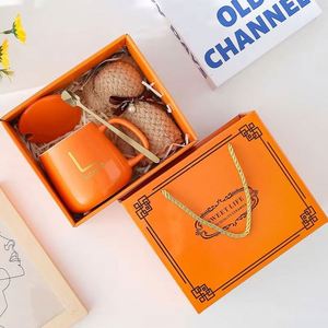 Ensemble cadeau promotionnel <span class=keywords><strong>pour</strong></span> femmes, mariage/ demoiselle d'honneur, serviette en céramique personnalisée, tasse à café <span class=keywords><strong>pour</strong></span> le Nouvel An, la Saint-Valentin et les anniversaires - Product Image 4