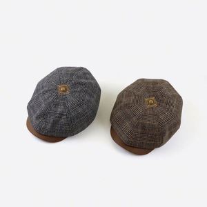 หมวกแก๊ปปีกสั้นลายสก็อตสำหรับผู้ชาย เหมาะสำหรับเล่นกีฬา ลำลอง ปาร์ตี้ ชายหาด ผ้าฝ้าย 100% ขายส่ง - Product Image 1
